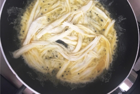 Çeçil Yörük Tel Peynir 1kg tam yagli